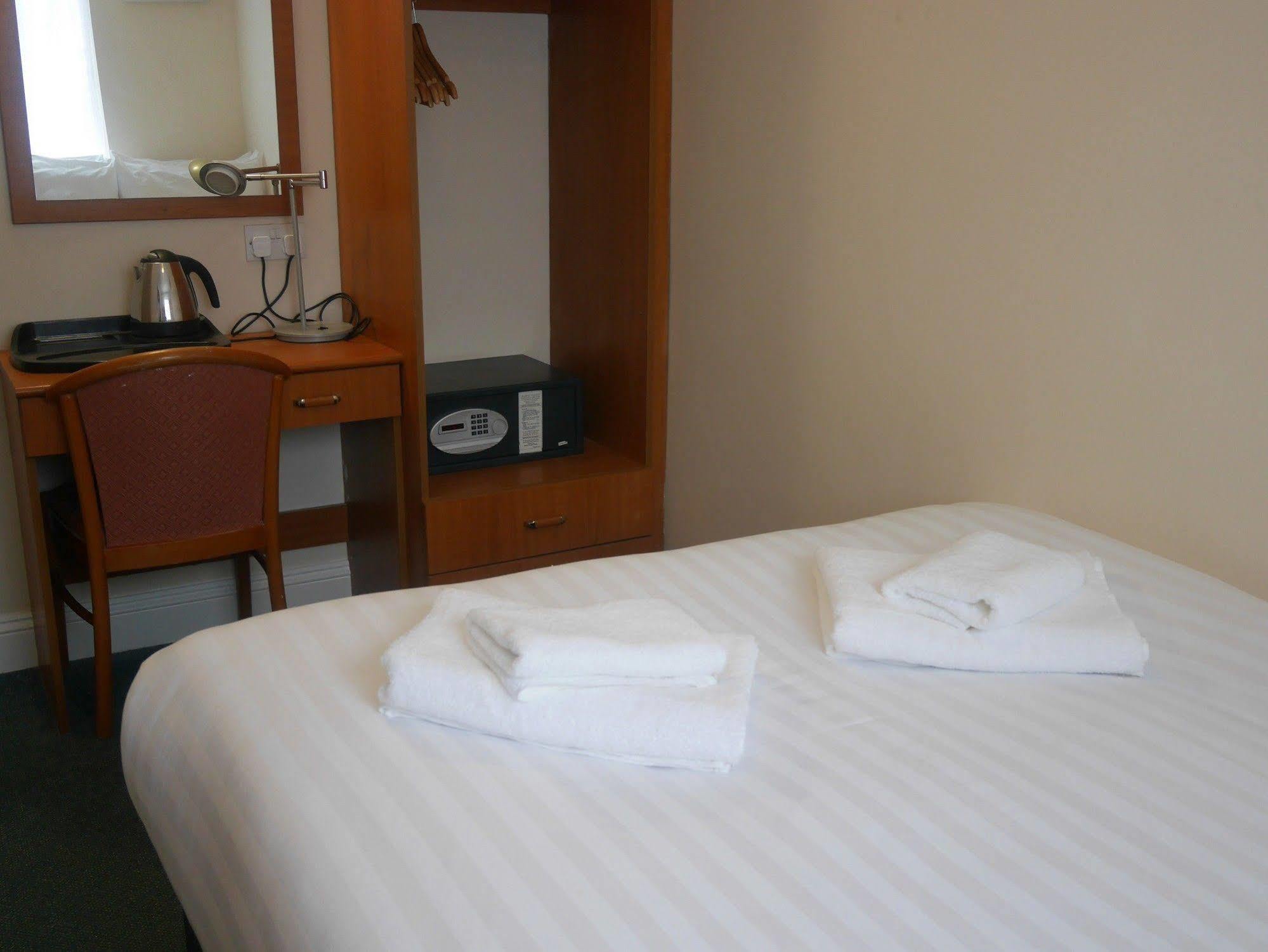 Sk Heathrow Hotel Hayes  Eksteriør bilde